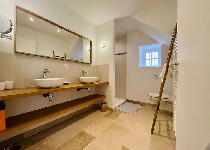 La Maison De L'orangerie - Charm & Comfort In The Very Heart Of Nyaraló Carentan