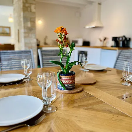 Сasa de vacaciones La Maison De L'orangerie - Charm & Comfort In The Very Heart Of