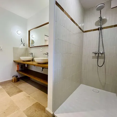 Сasa de vacaciones La Maison De L'orangerie - Charm & Comfort In The Very Heart Of *