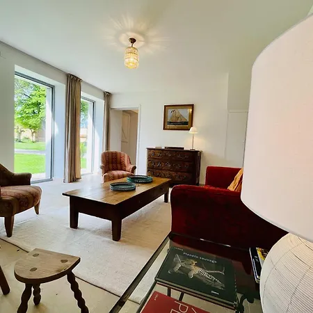 Holiday home La Maison De L'orangerie - Charm & Comfort In The Very Heart Of Carentan