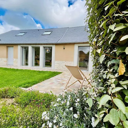 Сasa de vacaciones La Maison De L'orangerie - Charm & Comfort In The Very Heart Of Carentan