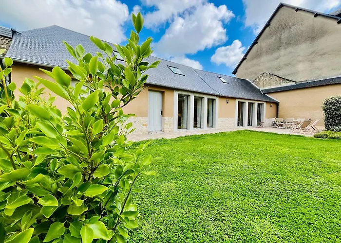 La Maison De L'orangerie - Charm & Comfort In The Very Heart Of 펜션 캐런탱